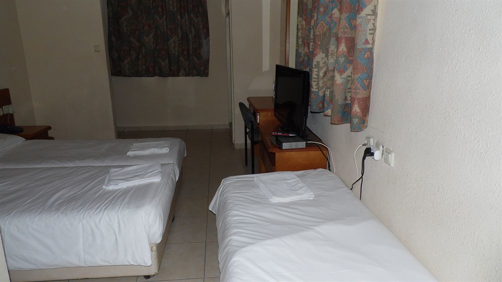 กิการ์ บูทิก โฮเต็ล Hotel เนทันยา ภายนอก รูปภาพ